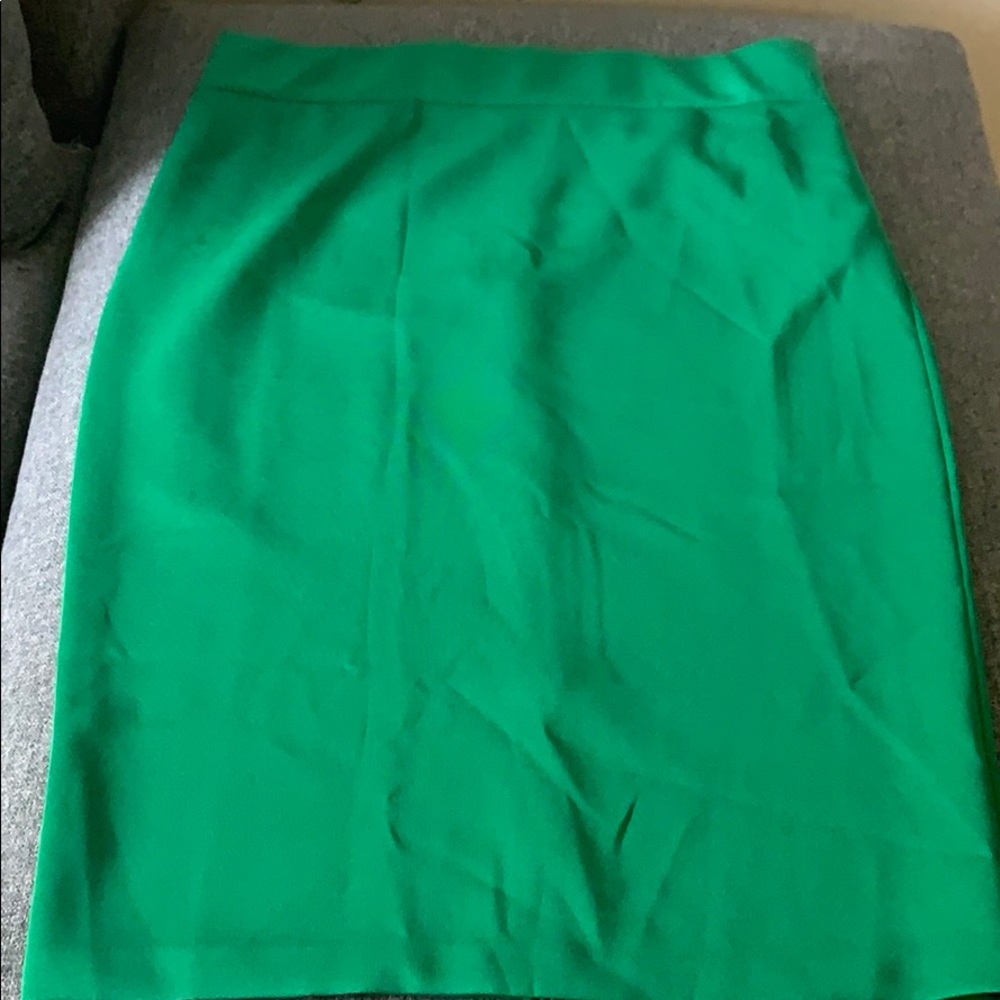 Green pencil work skirt.